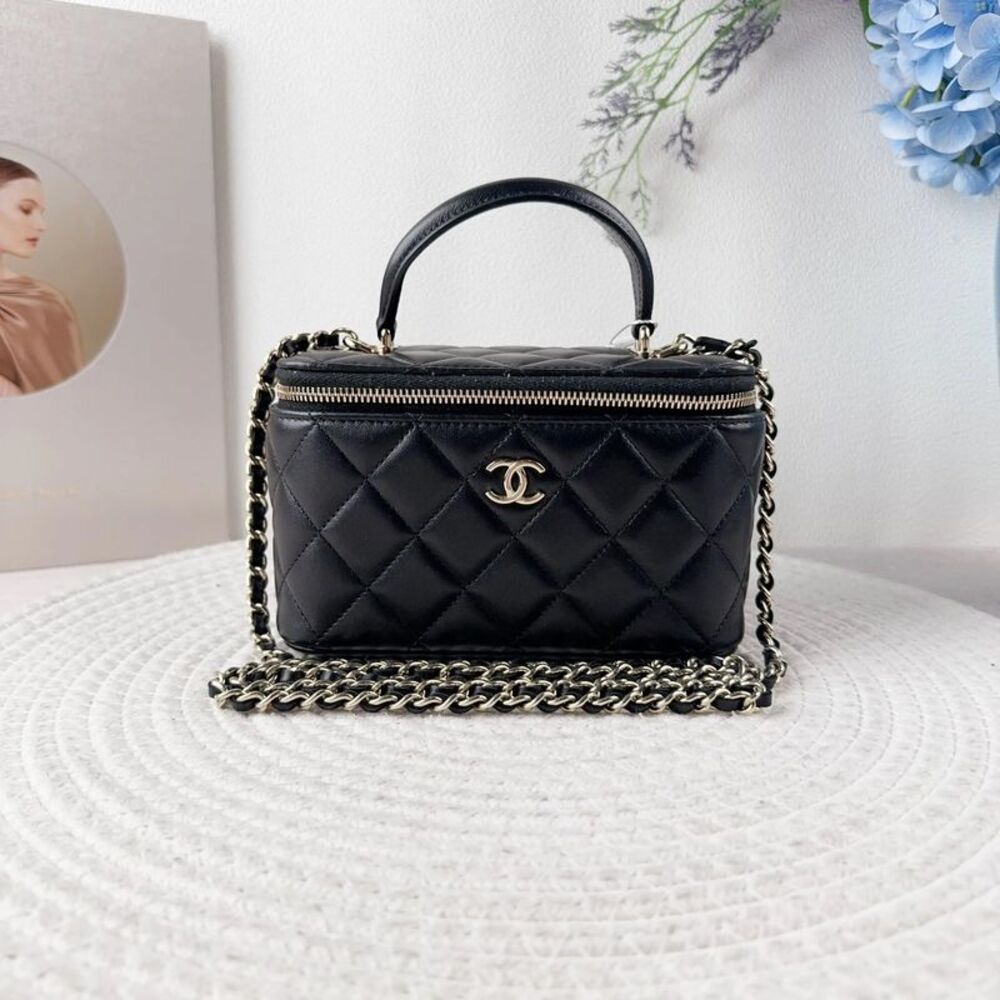 Chanel Women Pre-Loved Bag Very Good Condition